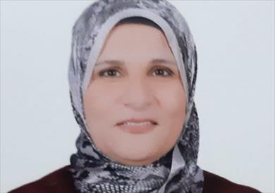 أمير يوسف شاهين عميدة كلية البنات